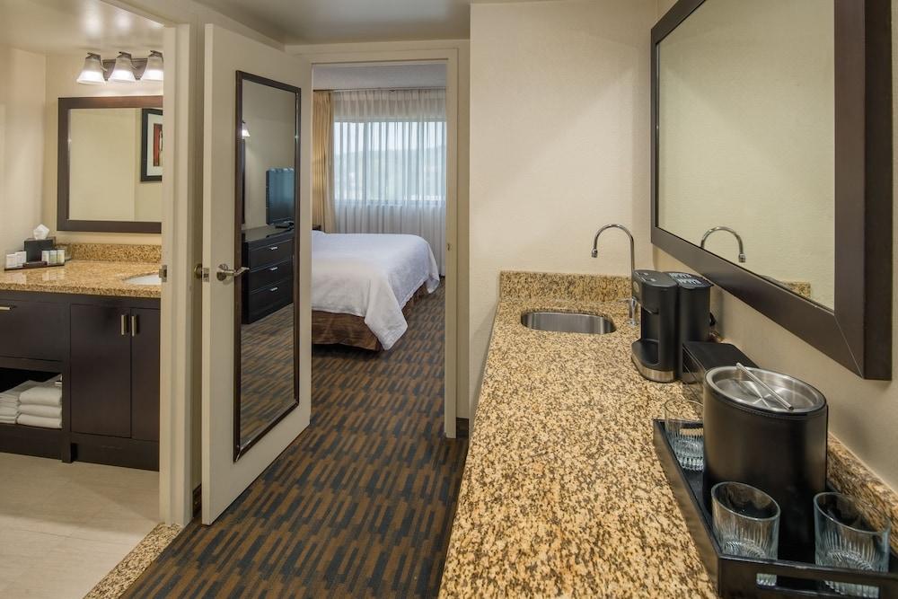 Hotel Embassy By Hilton Seattle - Tacoma International Airport Tukwila