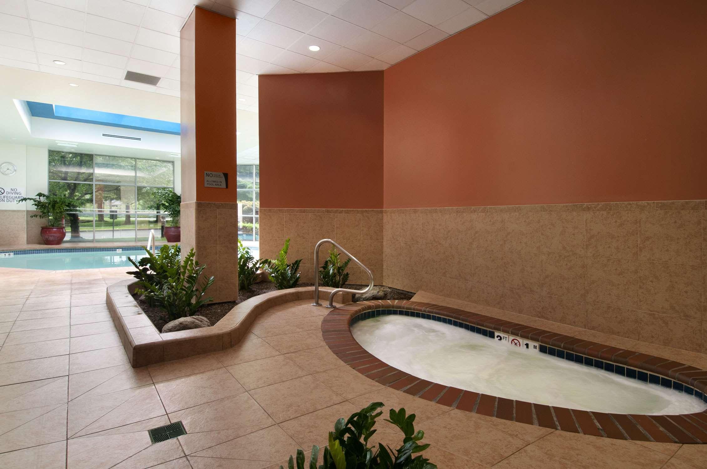 Hotel Embassy By Hilton Seattle - Tacoma International Airport 3*