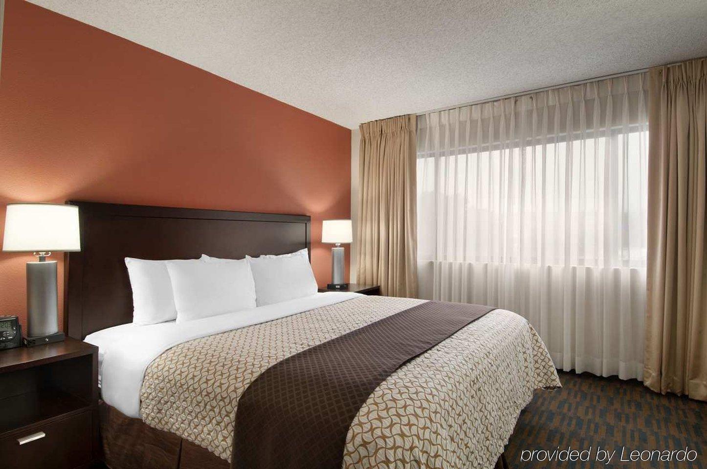 Embassy By Hilton Seattle - Tacoma International Airport Hotel