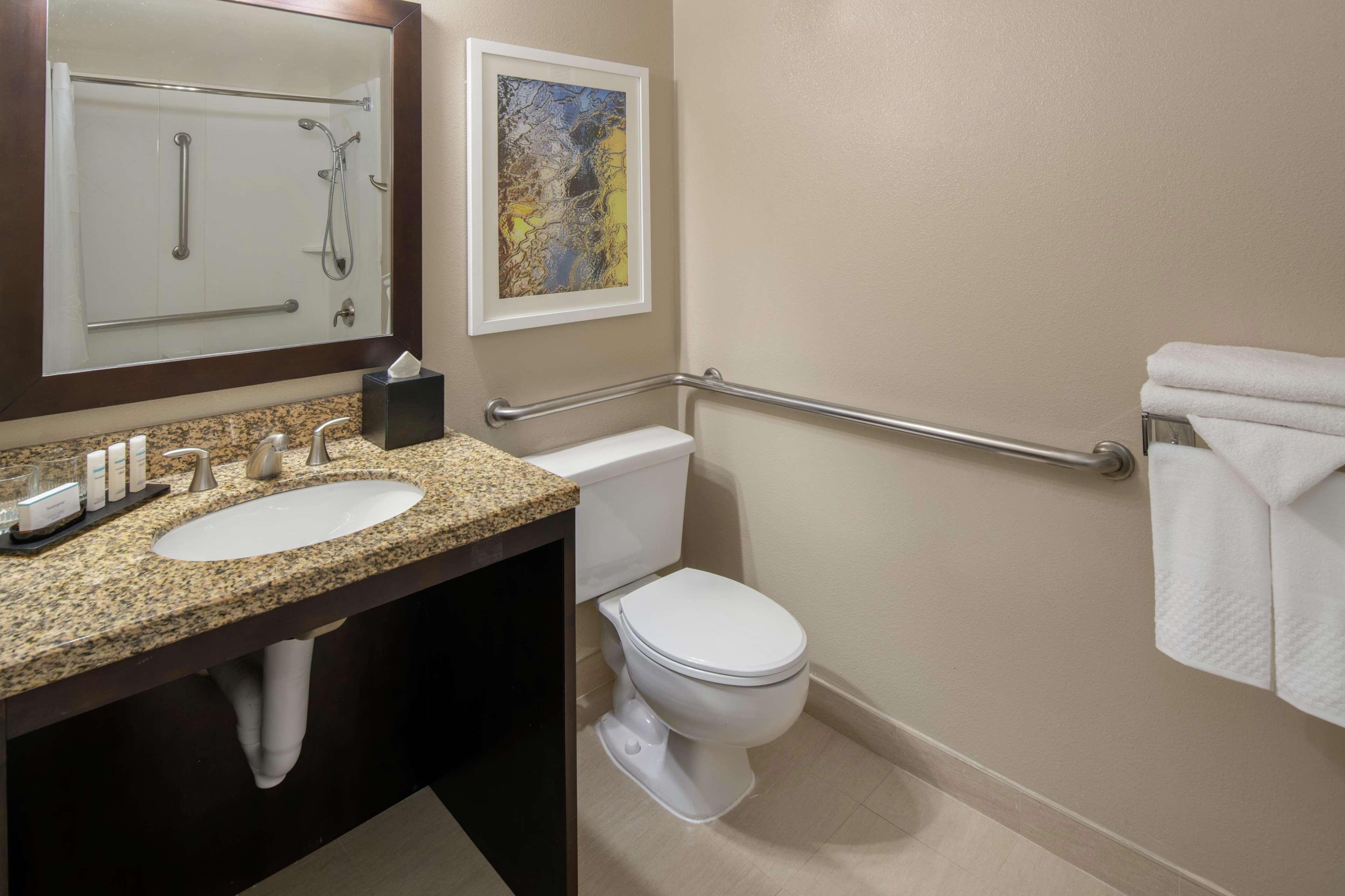 Embassy By Hilton Seattle - Tacoma International Airport 3*