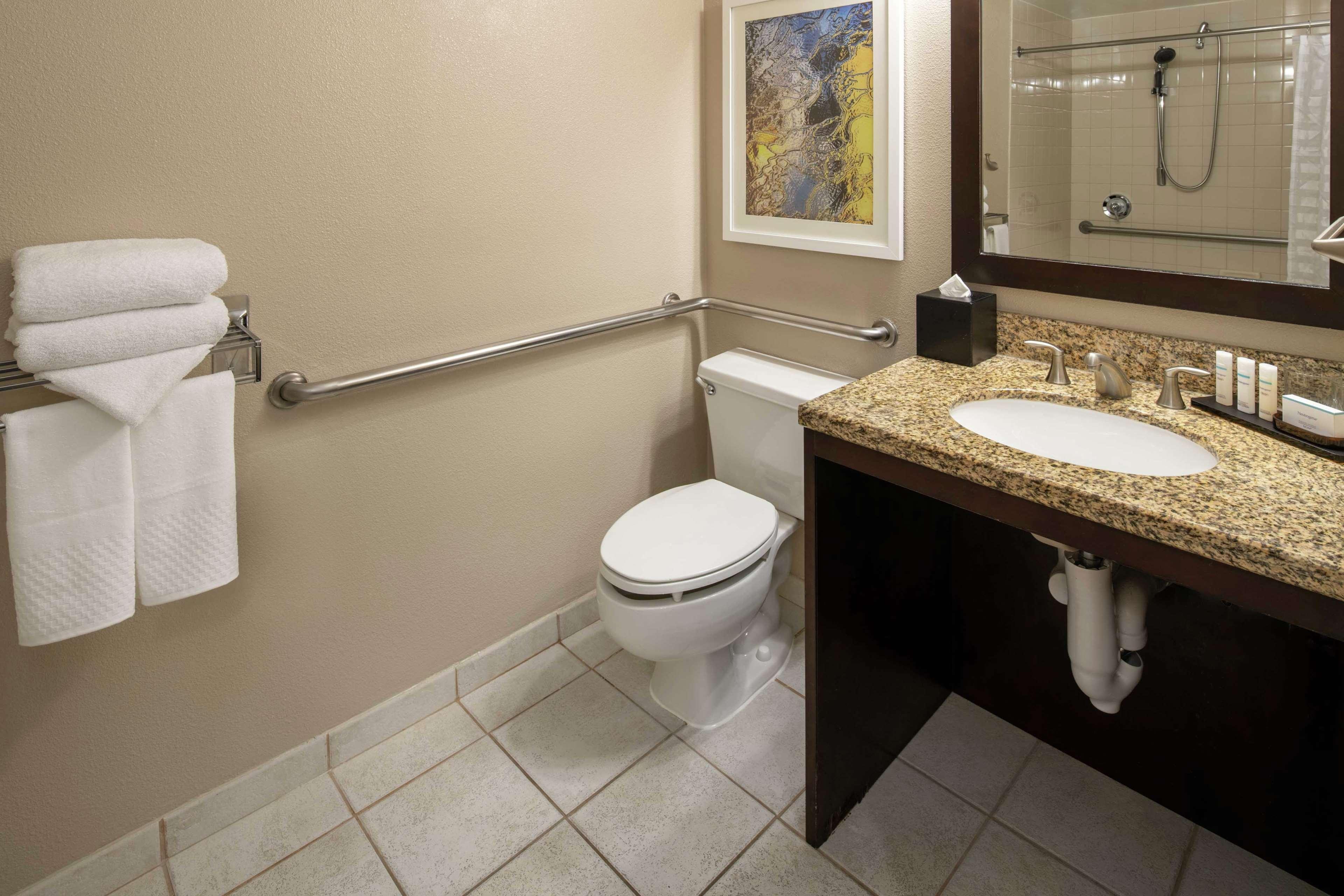 Embassy By Hilton Seattle - Tacoma International Airport 3*