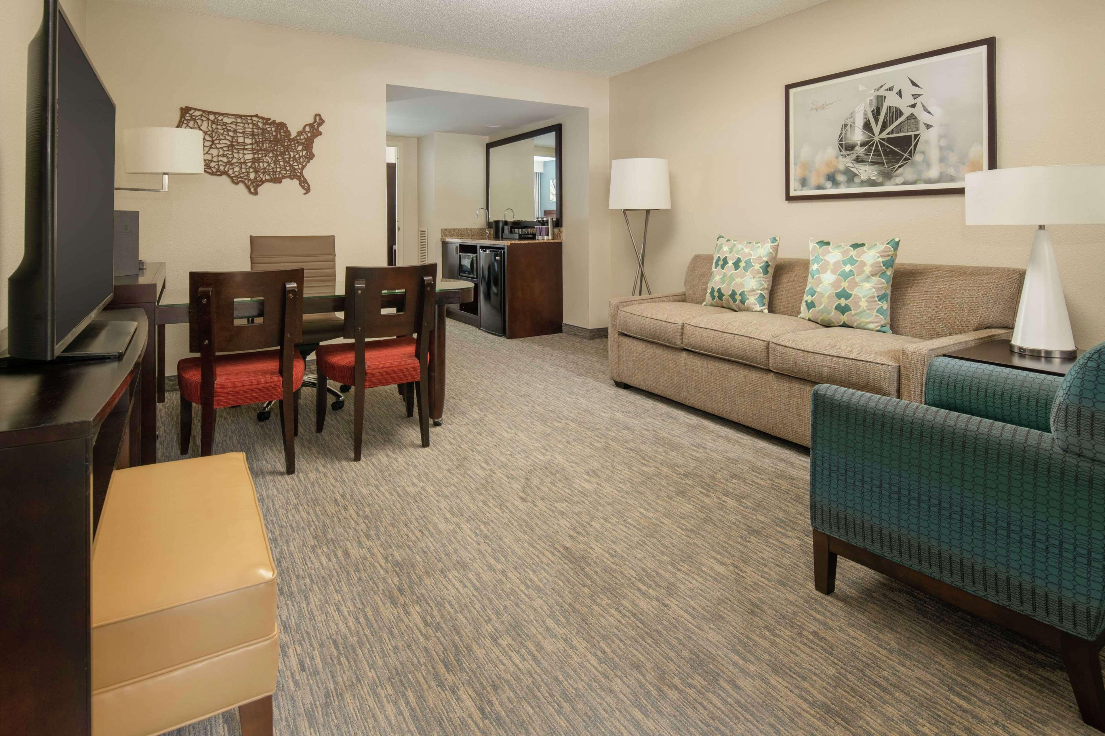 Hotel Embassy By Hilton Seattle - Tacoma International Airport