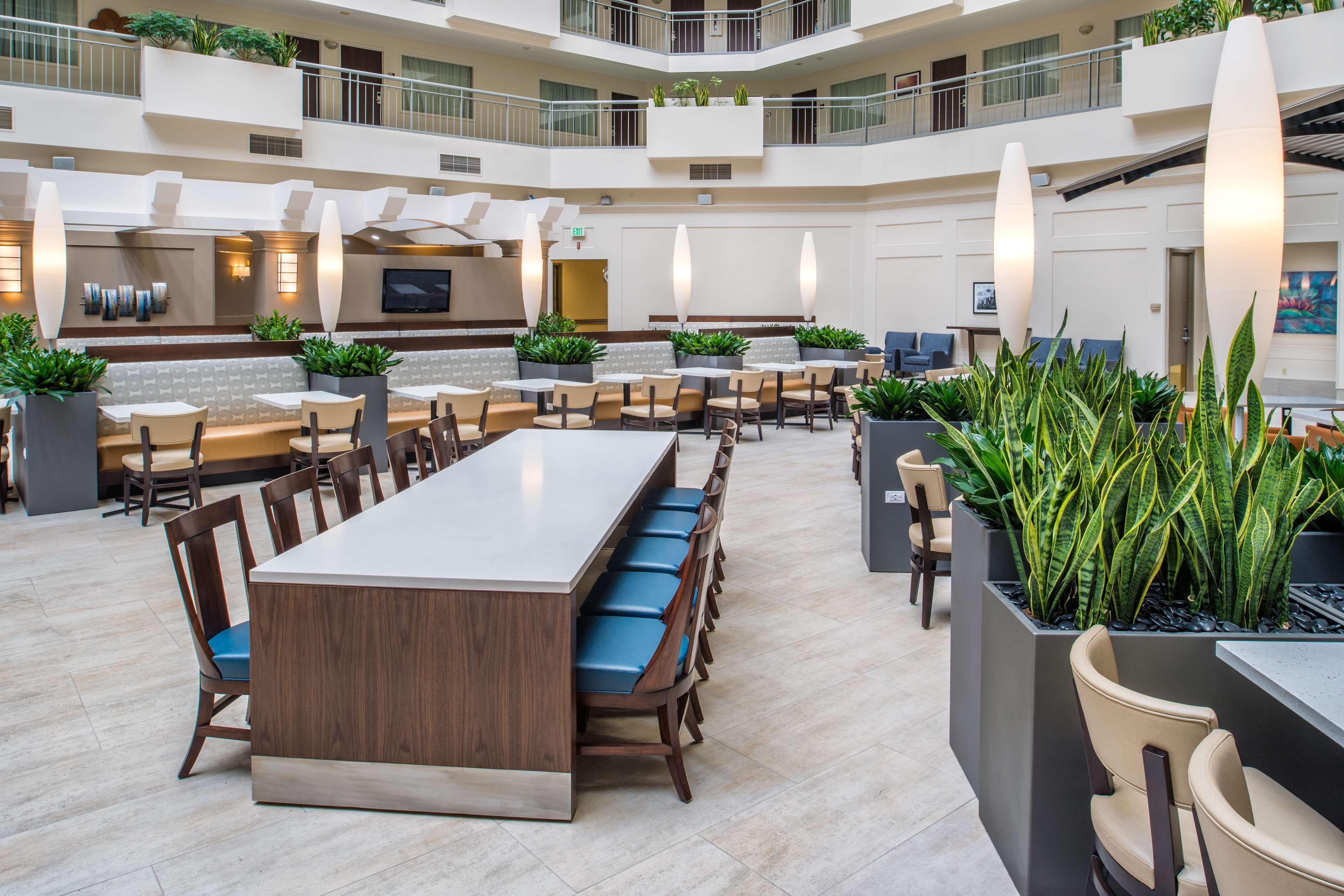 Embassy By Hilton Seattle - Tacoma International Airport 3*