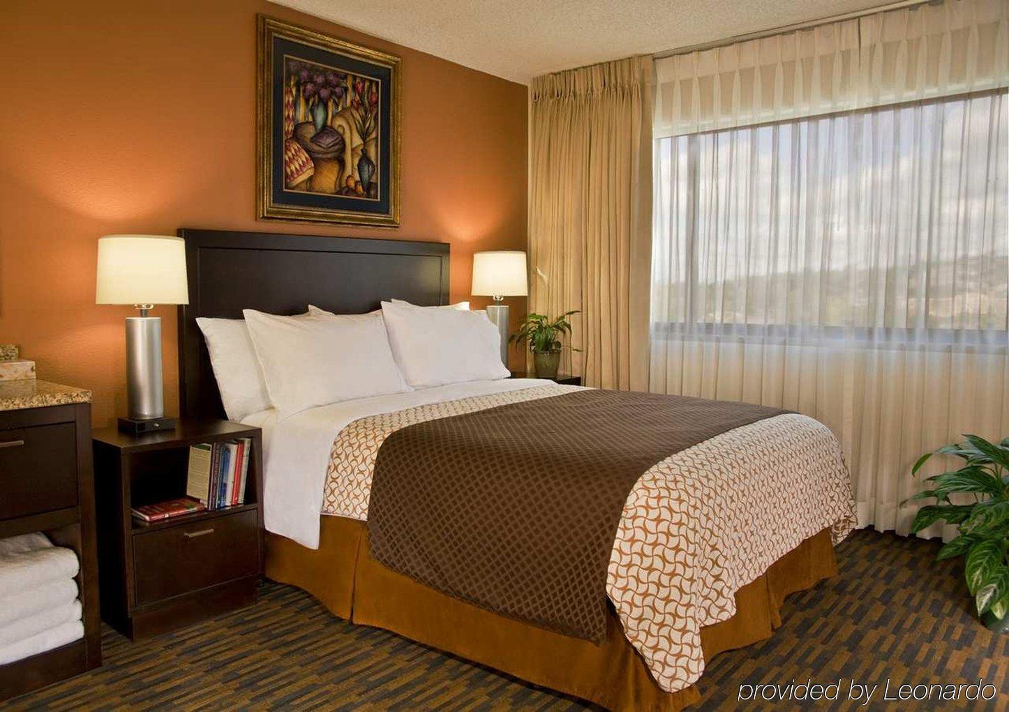 Embassy By Hilton Seattle - Tacoma International Airport Hotel